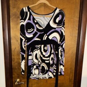 Stylish Women's Top with Abstract Pattern